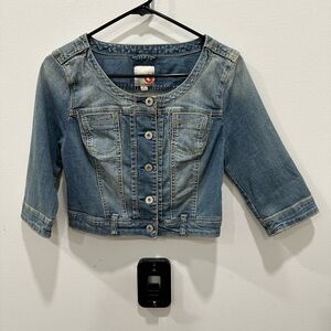 Guess Cropped Denim Jacket Women Sz M. New condition.